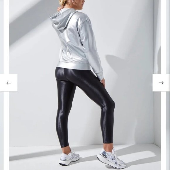 Noli Yoga chrome hoodie - Picture 2 of 3